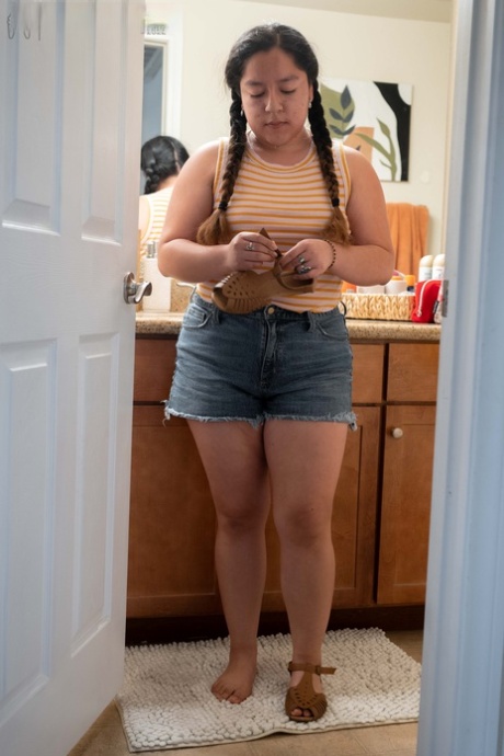 Chubby authentic Lola L shows her hairy femininity & her big curves while dressing