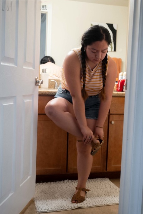 Chubby authentic Lola L shows her hairy femininity & her big curves while dressing