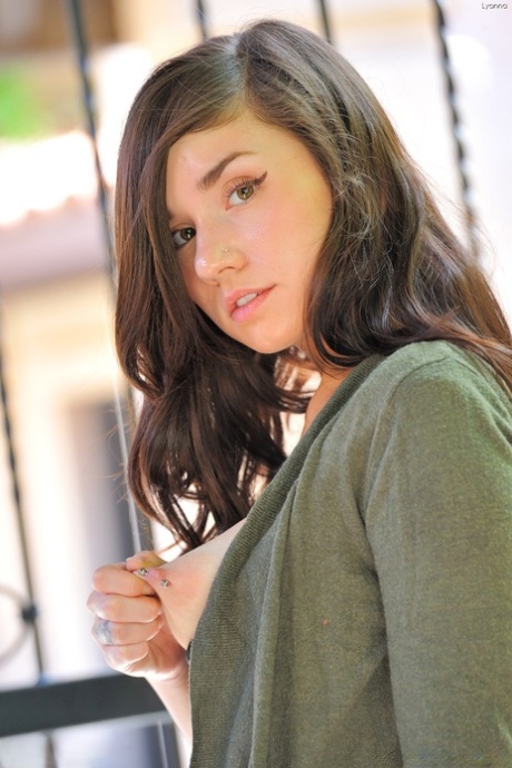 Glamour babe Lyanna stretches her nipples while changing to her yoga outfit