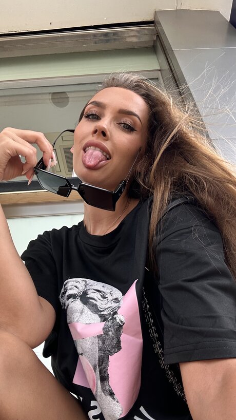 OnlyFans Luxury Girl ADULT featuring Luxury Girl ADULT Natural Pictures