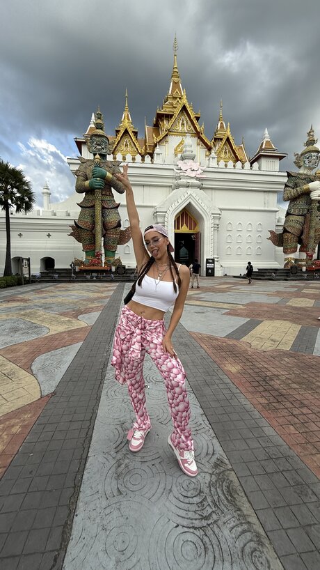 OnlyFans Luxury Girl ADULT featuring Luxury Girl ADULT Natural Pictures