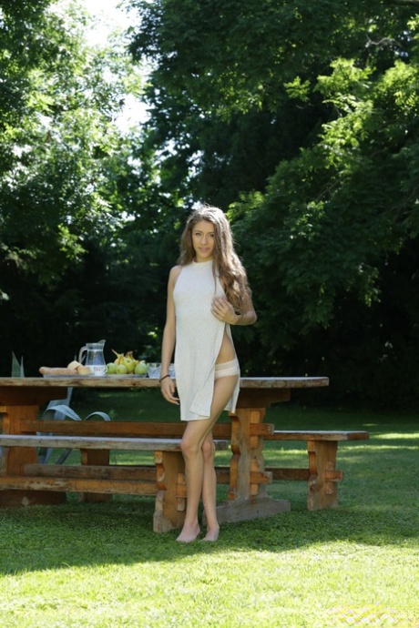 Lucky Euro hunk Thomas Stone bangs this sweetie named Rebel Lynn