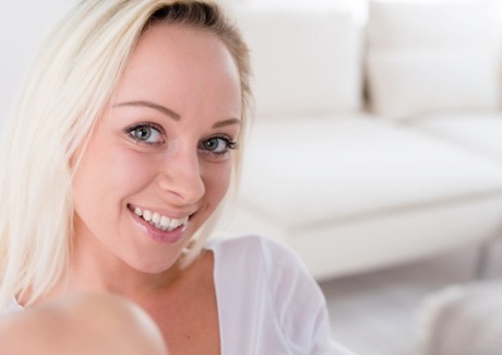 Blonde authentic Naomi dildos her landing strip femininity in red soled heels