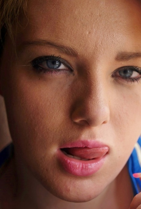 Big chubby JessicasHoneyz bends for natural upskirt & offers up huge big breasts