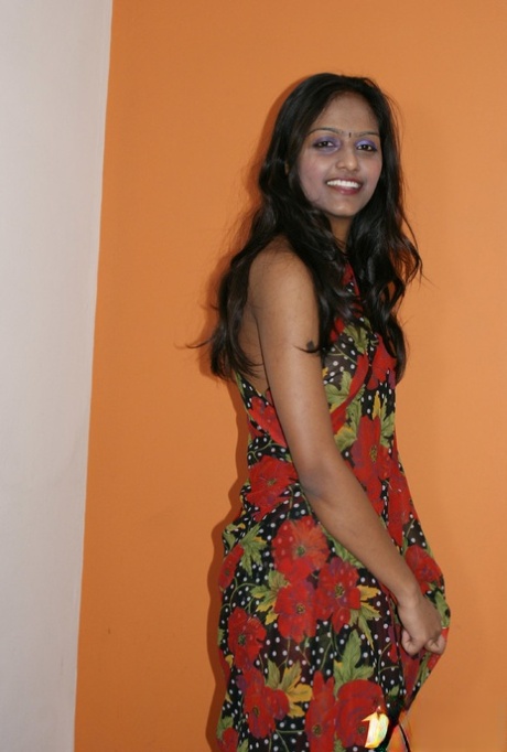 Indian solo girl bares her firm breasts as she makes her artistic modeling debut