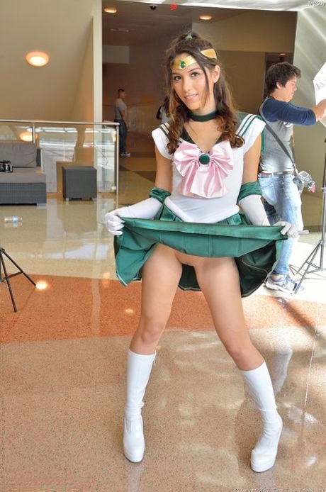 Brunette cutie Melody flashes her shaved vagina & toys her butthole in public