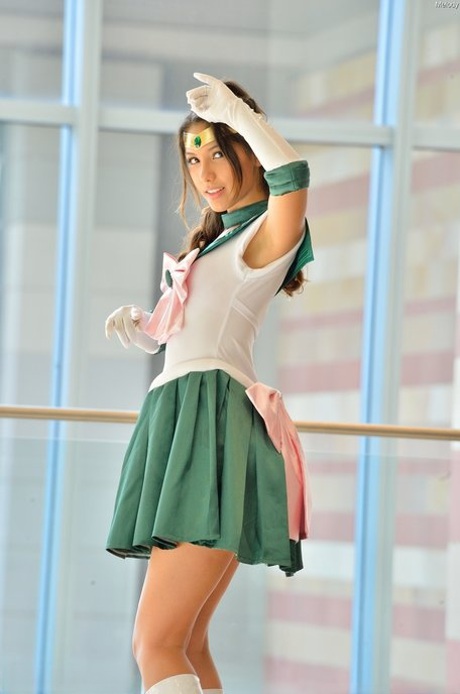 Brunette cutie Melody flashes her shaved vagina & toys her butthole in public