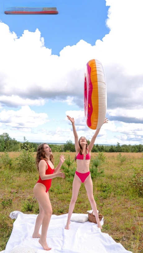 Naughty Mag featuring Margo Von Teese, Simona Artistic Pictures