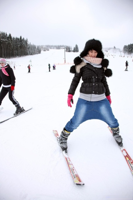 Lesbians Linda O, Betty K, Nicoletta H & Lilly P strip & passionate after skiing