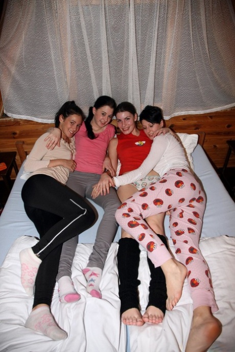 Lesbians Linda O, Betty K, Nicoletta H & Lilly P strip & passionate after skiing