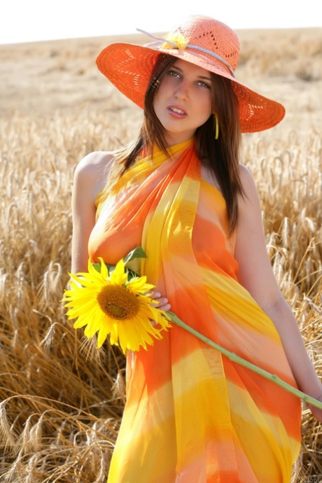 Met Art starring Perla A Natural Gallery