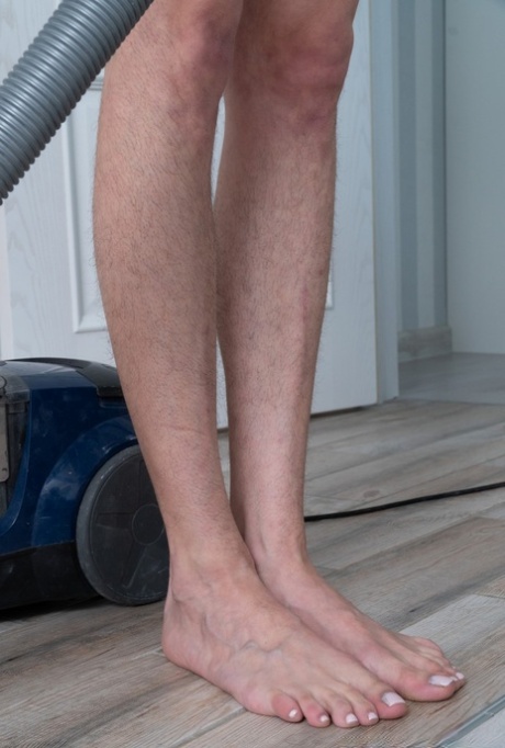 Hirsute authentic Nimfa Mannay stretches out her natural femininity before vacuuming