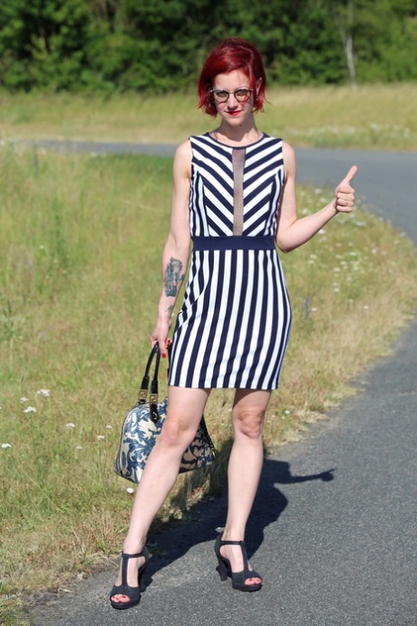 Redheaded mom Flora Milano gets picked up and fucked by a stranger