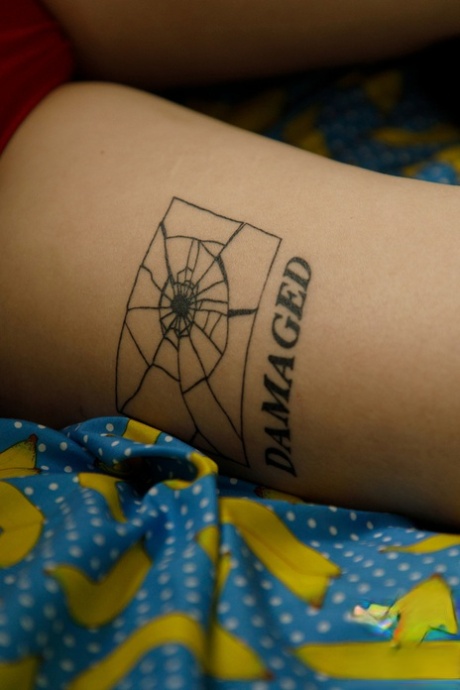 Beautiful naughty babe Vonnie Bean shows her juicy breasts in public & on her bed