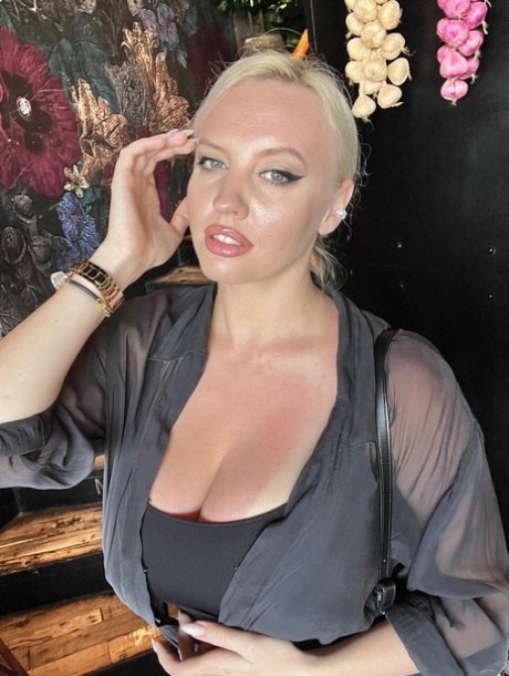 OnlyFans Sigal Blonde starring Sigal Blonde ADULT Pictures