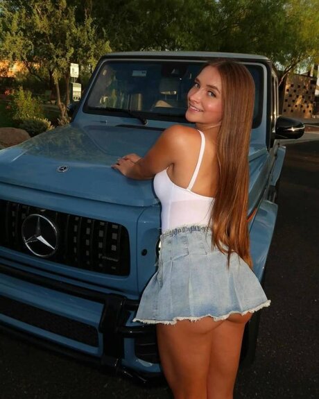 OnlyFans Skylarmaexo performed by Skylarmaexo Artistic Images