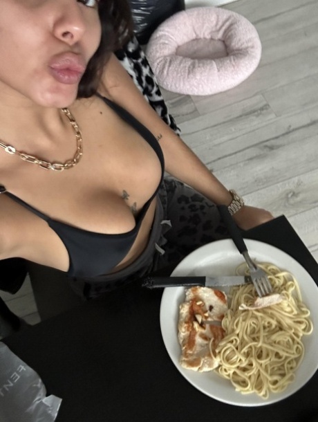 OnlyFans Its Grace Charis XO featuring Its Grace Charis XO Artistic Pictures