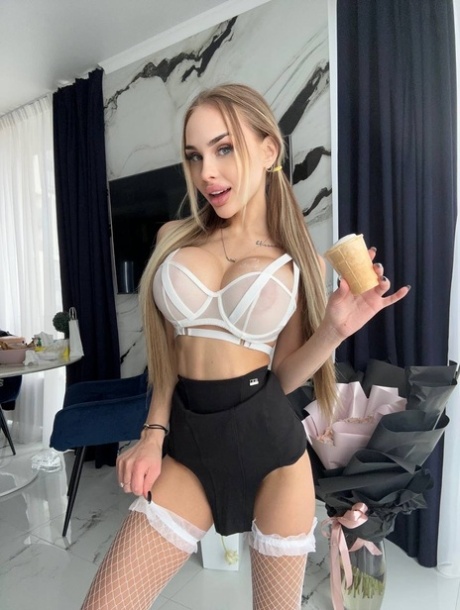 Skinny OnlyFans babe Eliasa A poses in her lingerie & unveils her big breasts