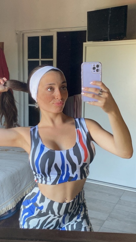 OnlyFans Maria Luna 18 performed by Maria Luna 18 ADULT Pics