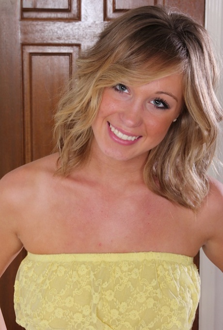 Cute authentic MATURE WOMAN Ashley Jones spreading bald beaver wide open n the floor