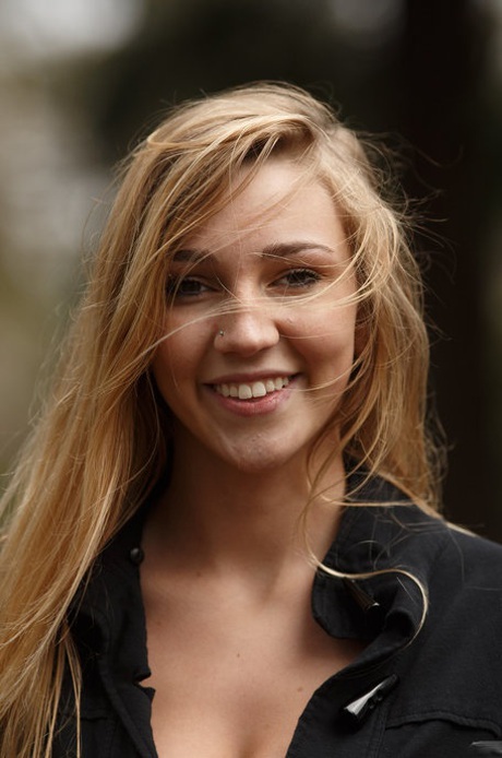 Babe Kendra teasing in alluring outfits in public before getting natural in her room