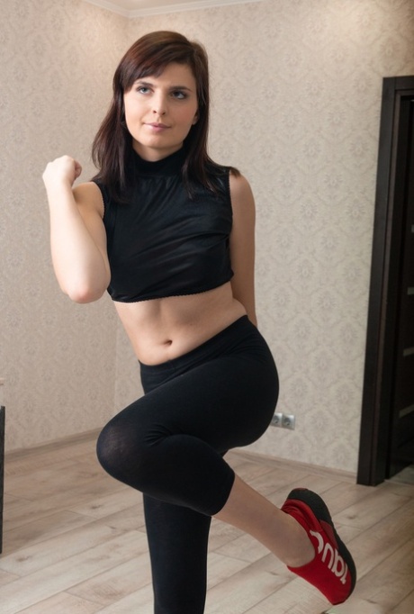 Little authentic MATURE WOMAN Zlata exposing her hairy crotch in front of the TV