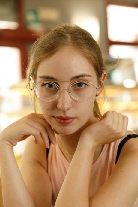 Young authentic Claudia Veneza shows her amazing curves & her wonderful breasts