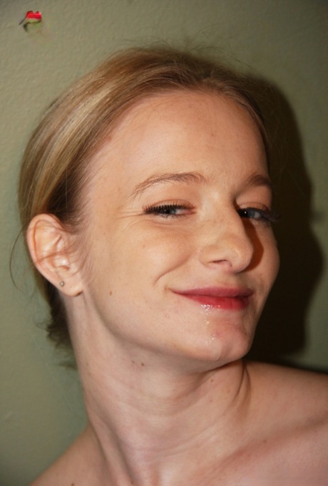 Exotic MATURE WOMAN Kandi Hart takes a BBC from gloryhole in her mouth and femininity