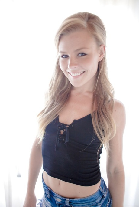 Tiny solo girl Nicole Clitman lets well used asshole free from cutoff shorts