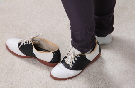 Sweet teenage authentic undressing and spreading her legs in changing room