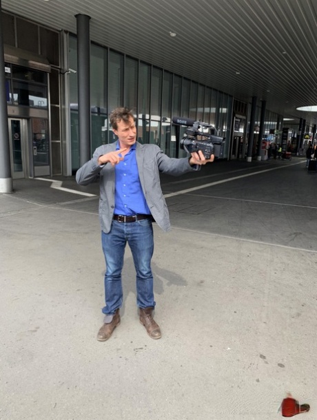 Brunette exhibitionist Lullu Gun exposes herself before having intimacy in public