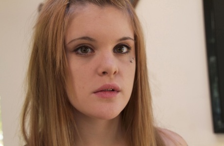 Fabulous young adult Mariah Mars wants somebody to passionate her bubble butt