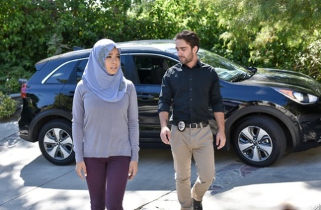 Middle Eastern girl Aaliyah Hadid has explicit intimacy while wearing her hijab