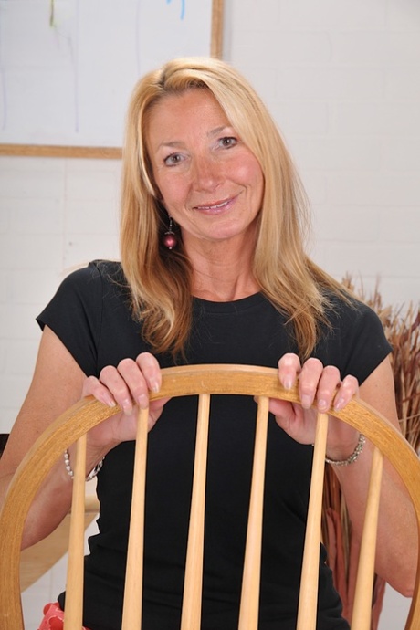 Mature blonde MATURE WOMAN Pam Roberts spreading over 50 femininity up close