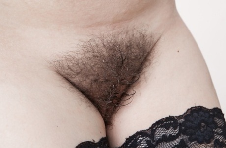 Solo girl Corazon Del Angel dildos her wet beaver in stockings