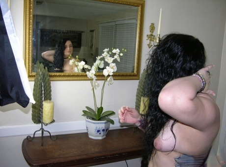 Chubby pagan chick Kat S makes her artistic debut wearing a black choker