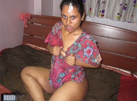 Indian female flaunts her big curves before showing her natural femininity