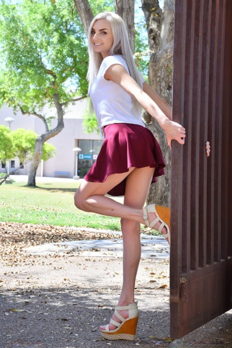 Platinum blonde Joslyn strips to her lingerie & flashes her femininity in public