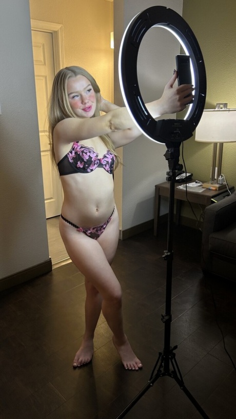 OnlyFans ChanelSnowXO performed by ChanelSnowXO, Savannah Apted Artistic Adult content Pics