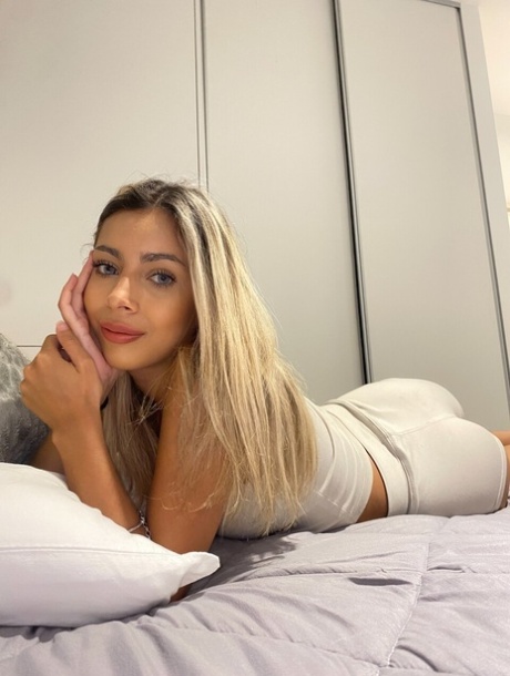 OnlyFans Its Chloe Monroe featuring Its Chloe Monroe Artistic Images