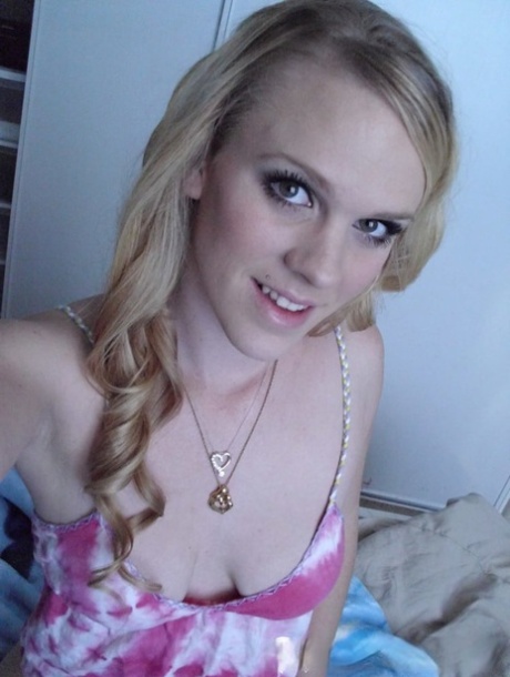 Gorgeous wife getting her beaver finger fucked and dicked in POV