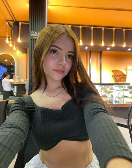 Blowketing performed by Nicolitiny Naked Photos