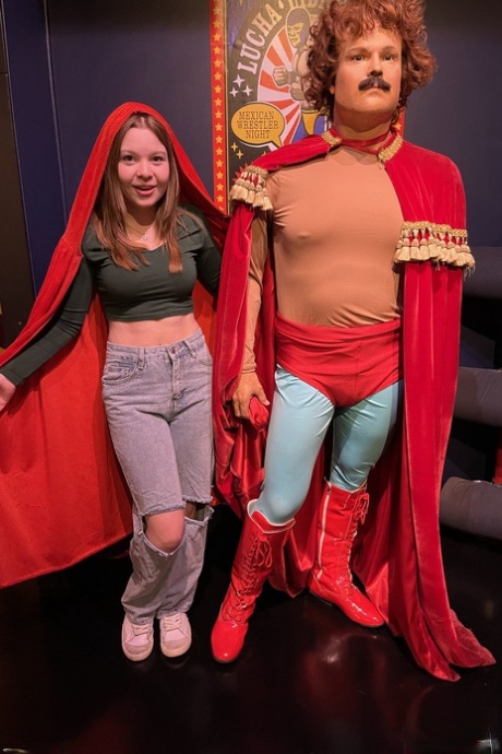 Little amateur girlfriend Adrianna Jade exposing her holes, big ass & tits