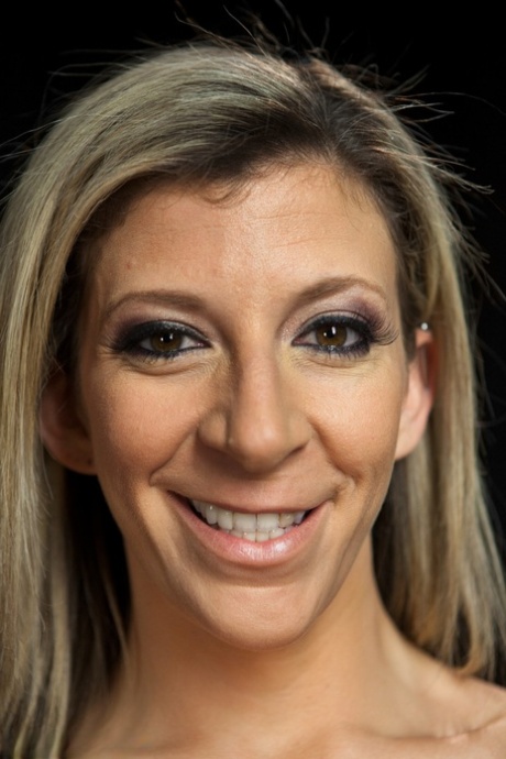 Curvy MATURE WOMAN Sara Jay gets her breasts tied up while getting toys in her holes