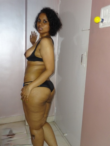 Chubby Desi solo girl releases her breasts from bra before flashing some curves